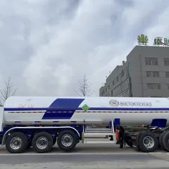 盛润牌的三轴低温液体运输半挂车