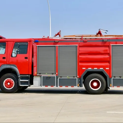 中国制造商生产的柴油泵水罐消防车，容量7000-10000升，用于森林消防救援