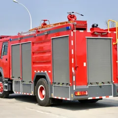 中国制造商生产的柴油泵水罐消防车，容量7000-10000升，用于森林消防救援
