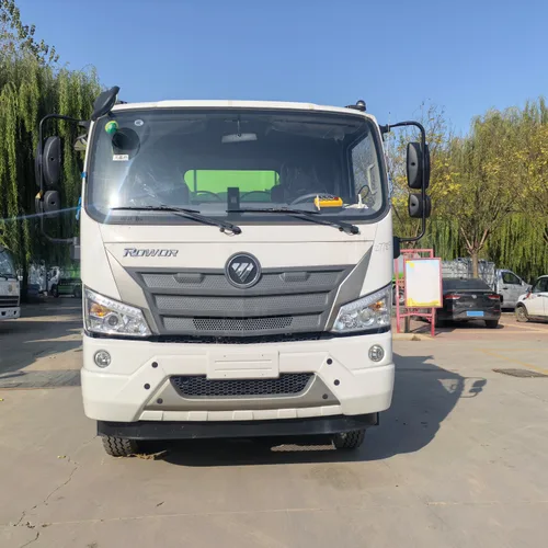 全新12立方福田柴油环卫垃圾车，手动变速箱，4×2驱动，国四排放标准，用于垃圾转运与运输。