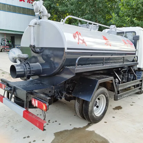 New High-quality Euro 3 Emission Manual Transmission Diesel  Vacuum Septic Truck 4x2 Low-power Vacuum Truck