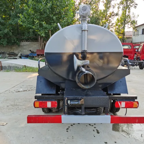 New High-quality Euro 3 Emission Manual Transmission Diesel  Vacuum Septic Truck 4x2 Low-power Vacuum Truck