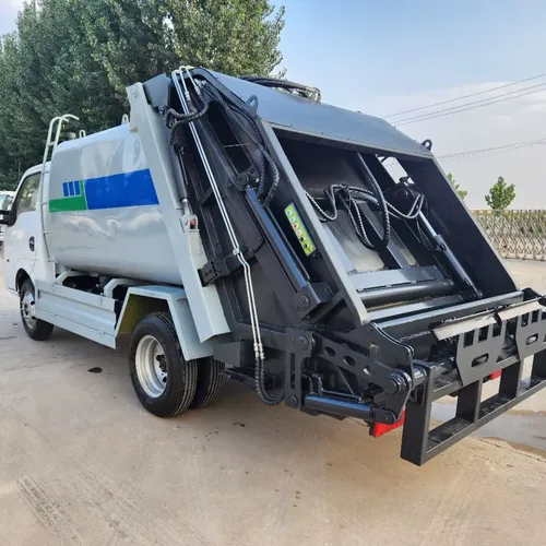 Dongfeng Tuyi 4x2 Mini Garbage Compactor Truck Integrated Garbage Collection Compression Manual Transmission Diesel Engine Pump