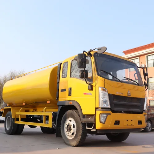 Customizable Cheap HOWO 5000L/8000L Euro 5 4X2 Diesel Water Truck Tanker Shandong Mobile Water Transport