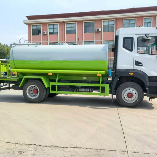 Dongfeng  14 Cubic Meters 4x2 Diesel Sewage/Sprinkler Truck-EURO 5 Emission for Municipal Sanitation & Water Transportation