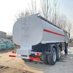 20m³ Mobile Fuel Tanker Truck Sinotruk Howo 380HP Weichai Engine