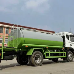东风华神 T5 4×2 柴油洒水车 12 立方米 高压水炮 喷洒宽度 15-30 米 欧五排放标准 消防功能