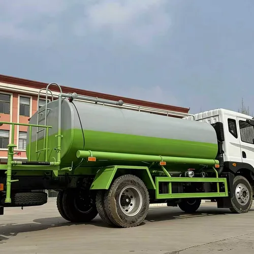 东风华神 T5 4×2 柴油洒水车 12 立方米 高压水炮 喷洒宽度 15-30 米 欧五排放标准 消防功能