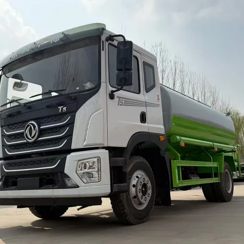 东风华神 T5 4×2 柴油洒水车 12 立方米 高压水炮 喷洒宽度 15-30 米 欧五排放标准 消防功能