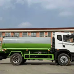 东风华神 T5 4×2 柴油洒水车 12 立方米 高压水炮 喷洒宽度 15-30 米 欧五排放标准 消防功能