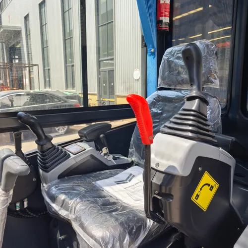 Free shipping. EPA/EURO 5 Chinese mini excavator, EPA, Kubota engine, 2-ton, 1-ton, 1.7-ton excavator cab, mini excavator, 3.5-ton for sale.
