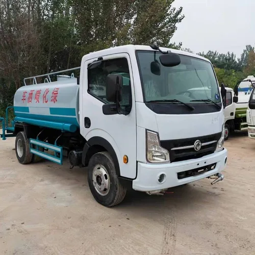Water sprinkler truck, landscaping truck, large fog cannon dust suppression truck, water tanker