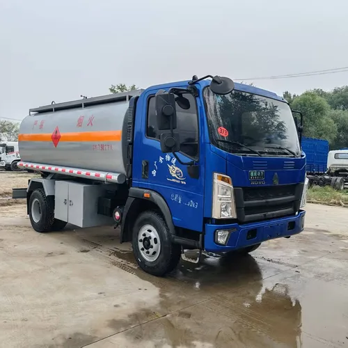 Sinotruk Mobile Diesel Fuel Tank Truck, Small and Large Oil Tank Transport Vehicles