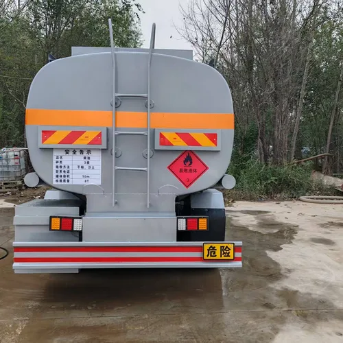 Sinotruk Mobile Diesel Fuel Tank Truck, Small and Large Oil Tank Transport Vehicles