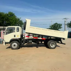中国重汽豪沃5吨级自卸车，大型后八轮重型自卸车，翻斗车，用于矿石和泥土运输，适用于建筑工地