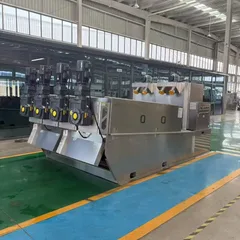 Type 102 screw-type sludge dewatering machine: The water turns yellow but does not stink.