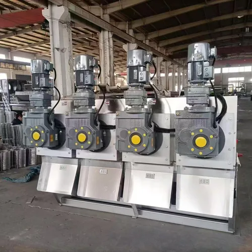 SD404 type screw-type sludge dewatering machine. The treated water has turned yellow.