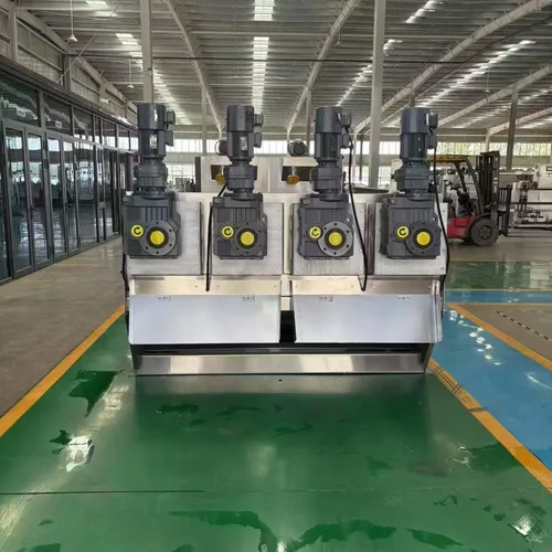 SD404 type screw-type sludge dewatering machine. The treated water has turned yellow.