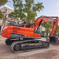 EXCAVADORA USADA DOOSAN DX300LC-9