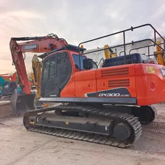 EXCAVADORA USADA DOOSAN DX300LC-9