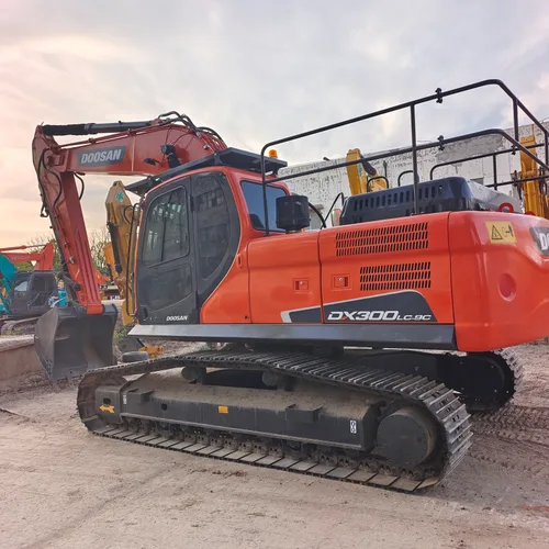 EXCAVADORA USADA DOOSAN DX300LC-9