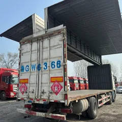 9.6 米前四后四飞翼厢式货车 320 马力手动挡 国六 原车液缓 配置齐全