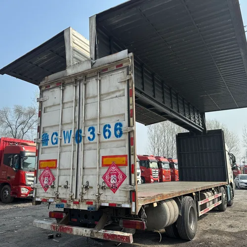 9.6 米前四后四飞翼厢式货车 320 马力手动挡 国六 原车液缓 配置齐全