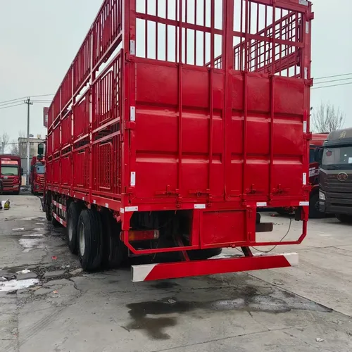 9.6m 8×4 Pig Cage Truck, 460HP 12-Speed Automatic Transmission, Full Configuration
