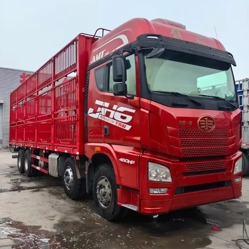9.6m 8×4 Pig Cage Truck, 460HP 12-Speed Automatic Transmission, Full Configuration