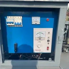 Máquina autopropulsada para la formación de bordillos tipo 600