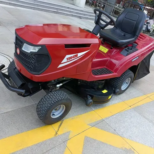 High-efficiency lawn mowing vehicle, sit-on mower, multi-functional lawn care machine with trimming and collection capabilities, ideal for park and yard maintenance.
