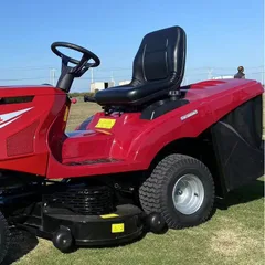 High-efficiency lawn mowing vehicle, sit-on mower, multi-functional lawn care machine with trimming and collection capabilities, ideal for park and yard maintenance.