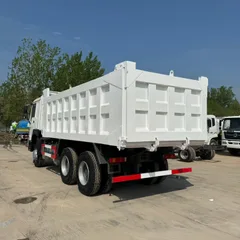 Heavy-duty loading dump truck, rear-tipping muck transport vehicle, large rear-tipper dumper, garbage transfer truck