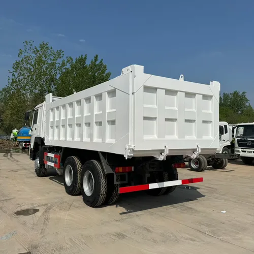 Heavy-duty loading dump truck, rear-tipping muck transport vehicle, large rear-tipper dumper, garbage transfer truck