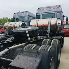 重汽豪沃 TX7 480 马力 潍柴 13 升燃气牵引车 1350L 气瓶 煤炭运输专用