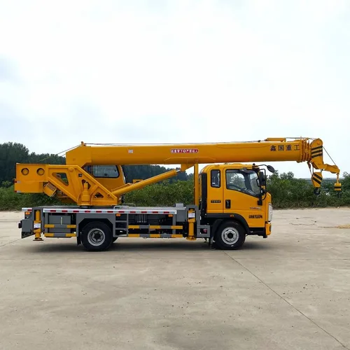 Xinguo Heavy Industry 10 Ton Truck Crane with 5-section Boom 28m Lifting Height