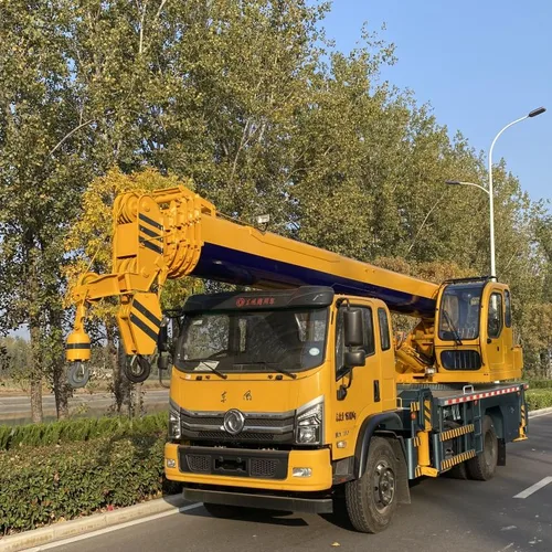 Xinguo Heavy Industry 12 Ton Truck Crane with 5-section Boom 31m Lifting Height