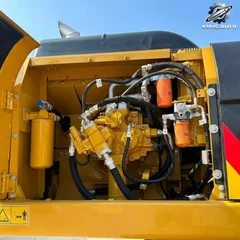 Xinguo Heavy Industry 8 Ton Truck Crane with 7-section Boom 28m Lifting Height