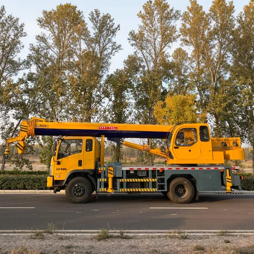 Xinguo Heavy Industry 12 Ton Truck Crane with 5-section Boom 31m Lifting Height