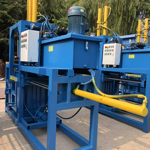 Box sealing and packaging machine.