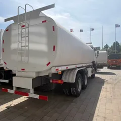 Brand New HOWO 6x4 Oil Tanker for Diesel/Gasoline Transportation