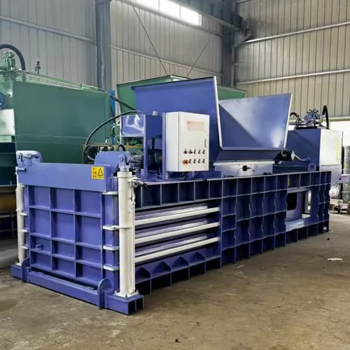 Large horizontal hydraulic baler