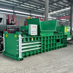 Large horizontal hydraulic baler