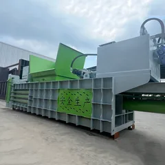 Large horizontal hydraulic baler