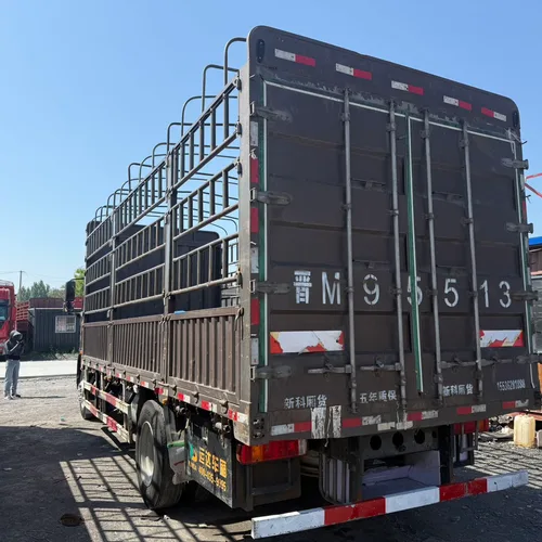 Used FAW J6L 6.8m High-side Truck with Dachai 260HP Engine, China VI