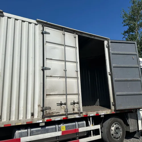 Used Sinotruk SITRAK G7S Box Truck, 6×2, 350HP, Automatic Transmission