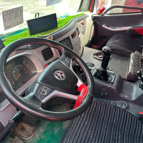 Used DAYUN 9.6m High-side Truck, 270HP, Heavy-duty Double Frame