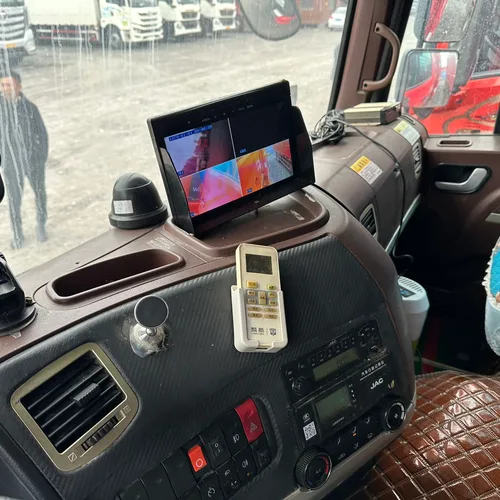 Used JAC Gallop 6.8m High-side Truck, 240HP, Fast Manual Transmission