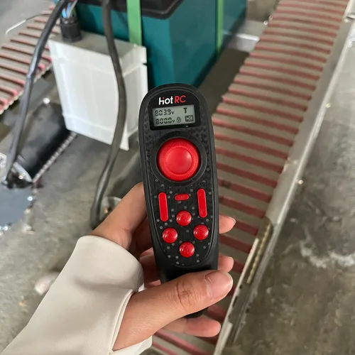 Photovoltaic cleaning machine, mini chassis, small universal electric remote control, tracked chassis, factory direct sales