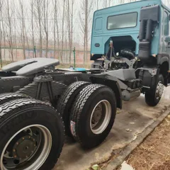 SINOTRUK HOWO 6x4 Tractor Truck 420HP Euro 2 Engine ZZ3257N3847B1 Heavy Duty Haulage Tractor Unit